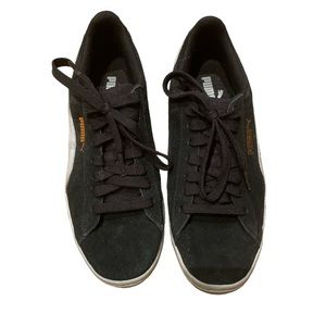 Puma Suede Classic XXI - Women’s Size 8.5